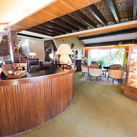 Hotel Du Midi Pont-Eveque